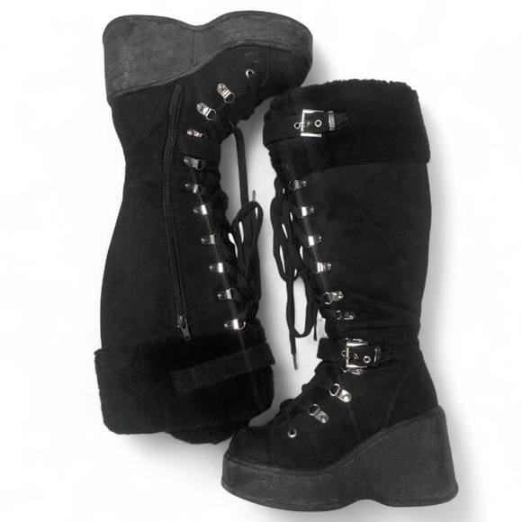 Vintage Black Platform Snow Boots - Picture 5 of 6